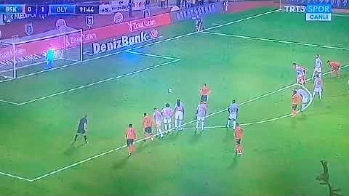 EDIN VISCA PENALTIYI KAÇIRDI OLYMPİAKOS BASAKSEHIR