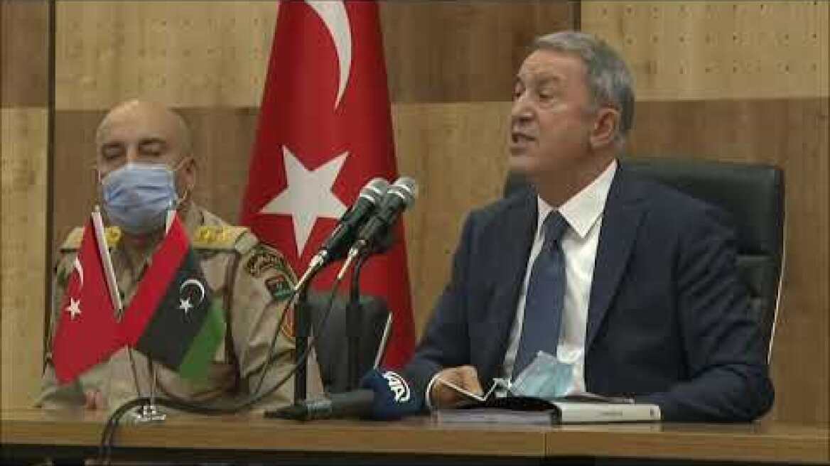 Millî Savunma Bakanı Hulusi Akar, Libya’da Görevli Mehmetçiklerimizle Bir Araya Geldi