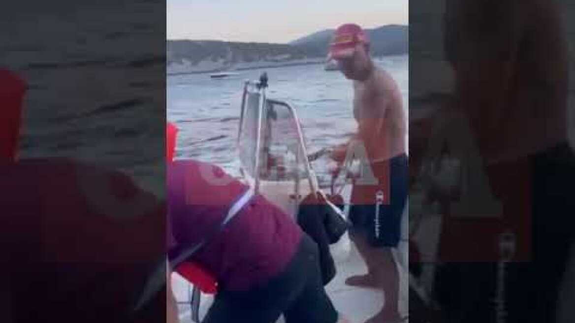 Βίντεο από το φέρι μποτ που κόλλησε στην ξέρα στην Εύβοια (4)