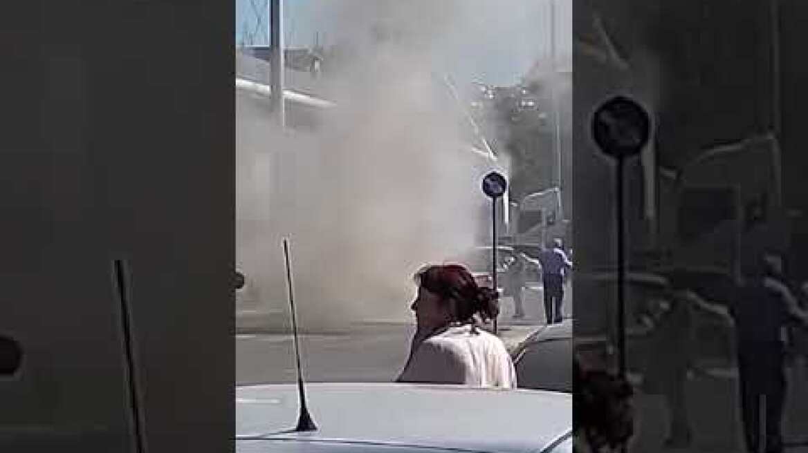 Φωτιά σε τουριστικό λεωφορείο στο Χαϊδάρι