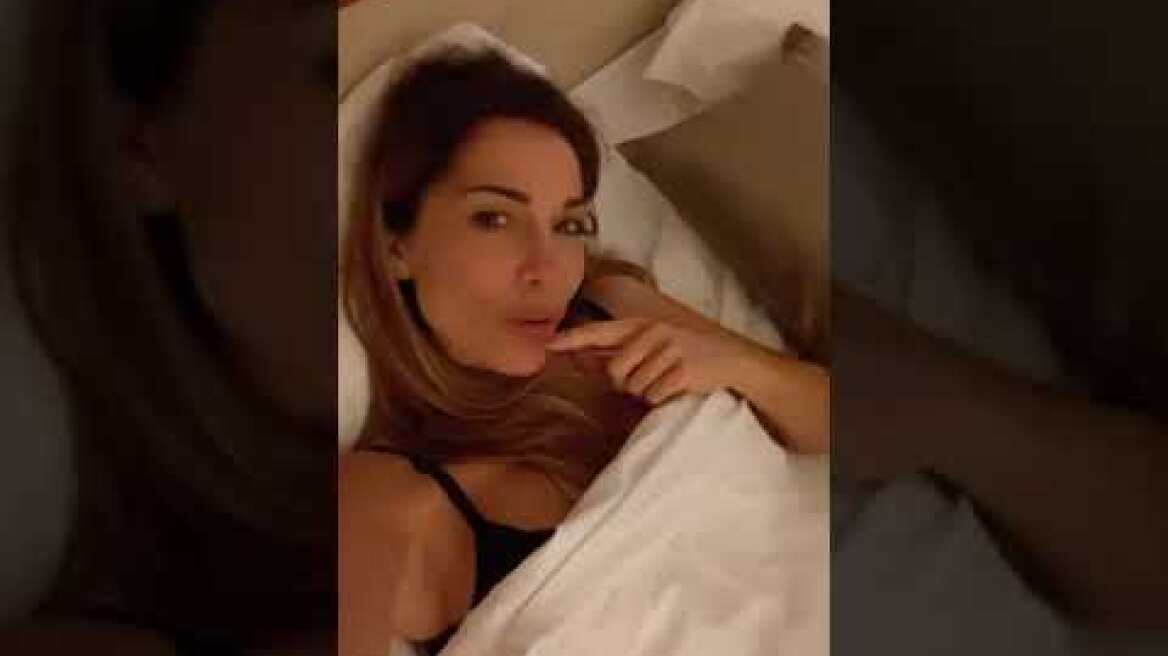 H Δέσποινα Βανδή στο κρεβάτι της