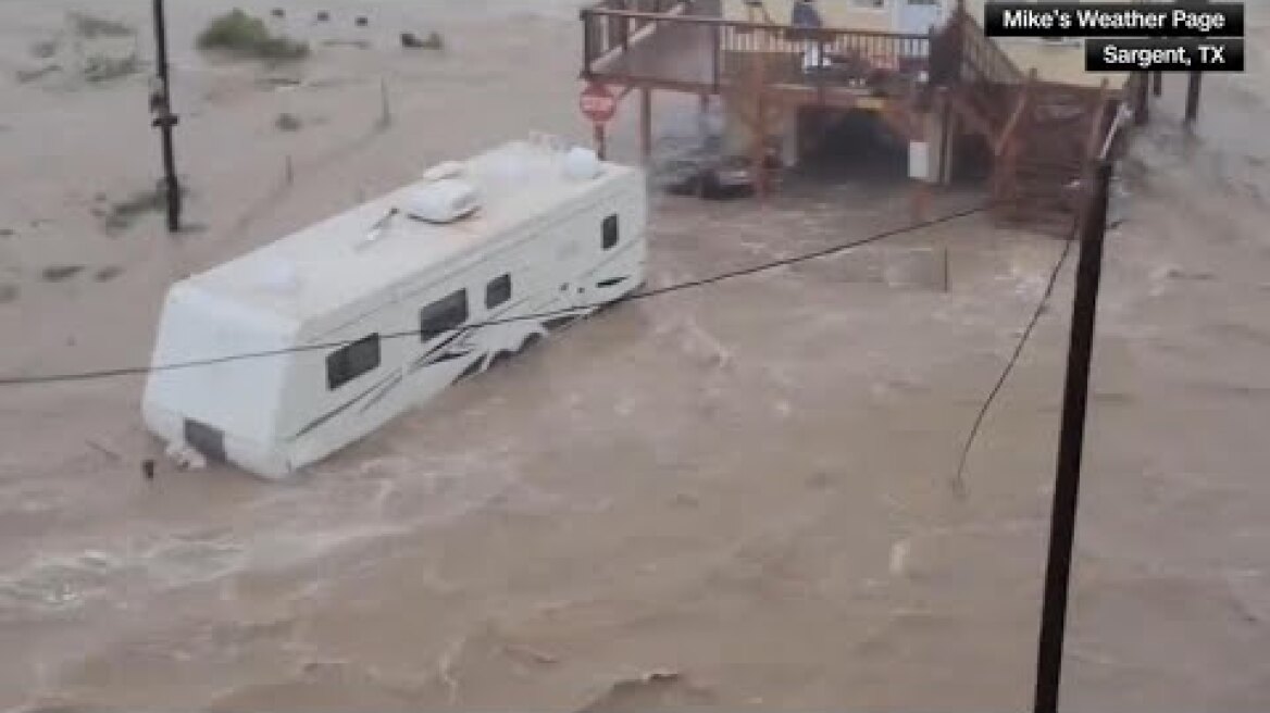 Hurricane Beryl floods Sargent, Texas | Raw video