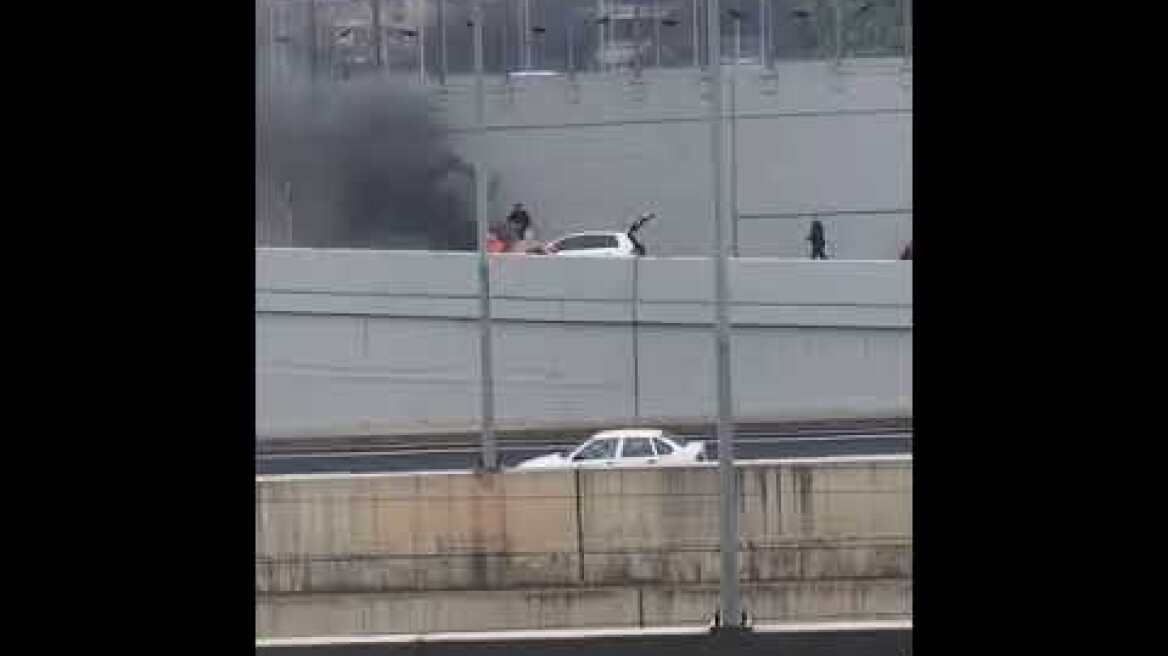 Φωτιά σε όχημα στην Αττική Οδός