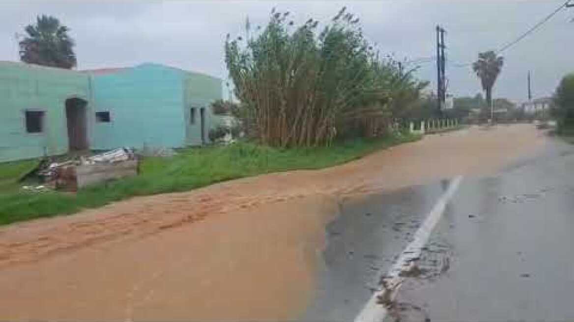 Κακοκαιρία σαρώνει τη Σκιάθο (2)