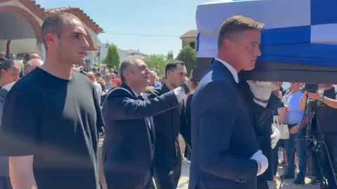 Το τελευταίο αντίο στον Απόστολο Βεσυρόπουλο (12)