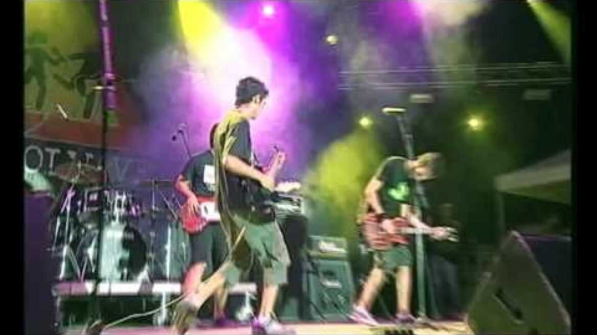 Parafernelia LIVE @ SCHOOLWAVE 2009 (HD 1080p)