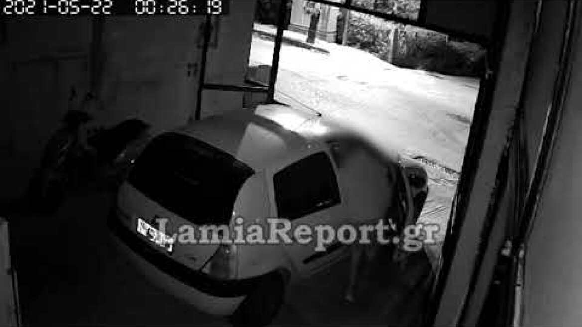 LamiaReport.gr: Η κάμερα κατέγραψε τους κλέφτες