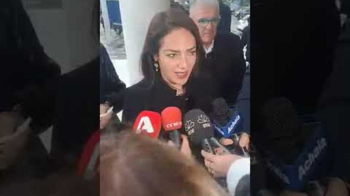 Η Δόμνα Μιχαηλίδου στην κηδεία του Παναγιώτη Τζένου