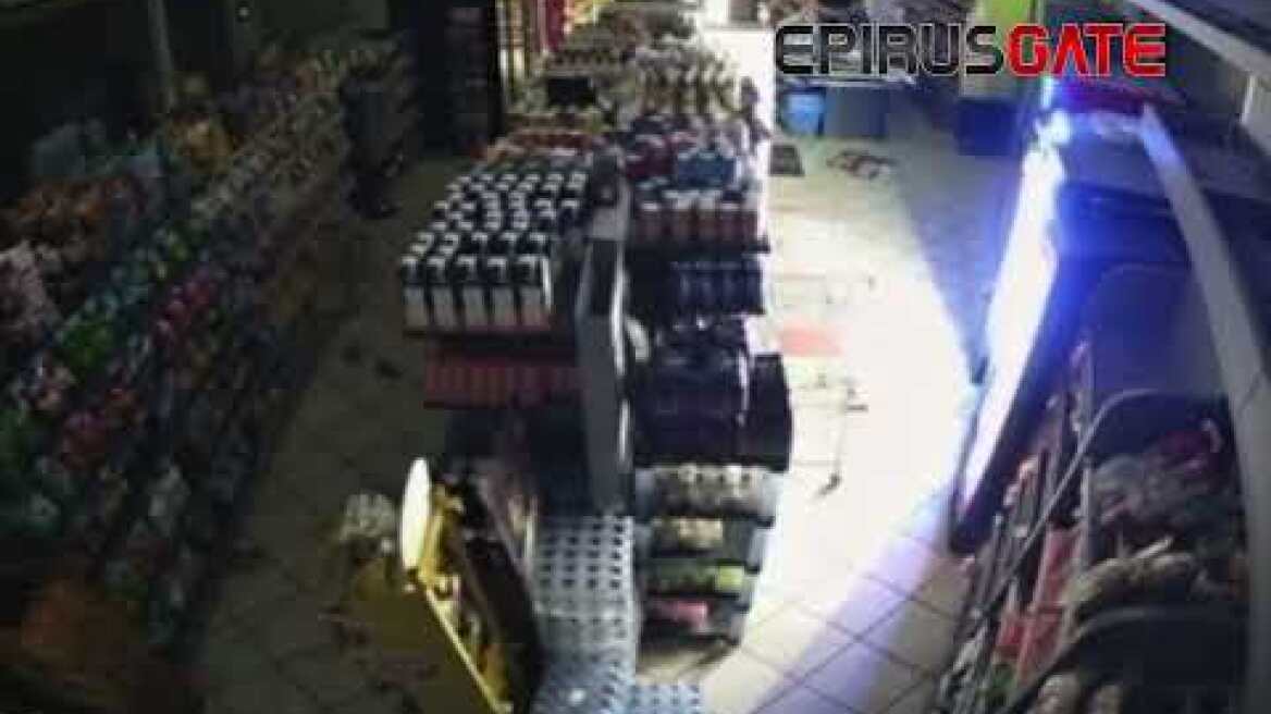 Ιωάννινα: Η στιγμή του σεισμού καταγράφεται από κάμερα ασφαλείας στα  SEP Market Παπαδόπουλος 