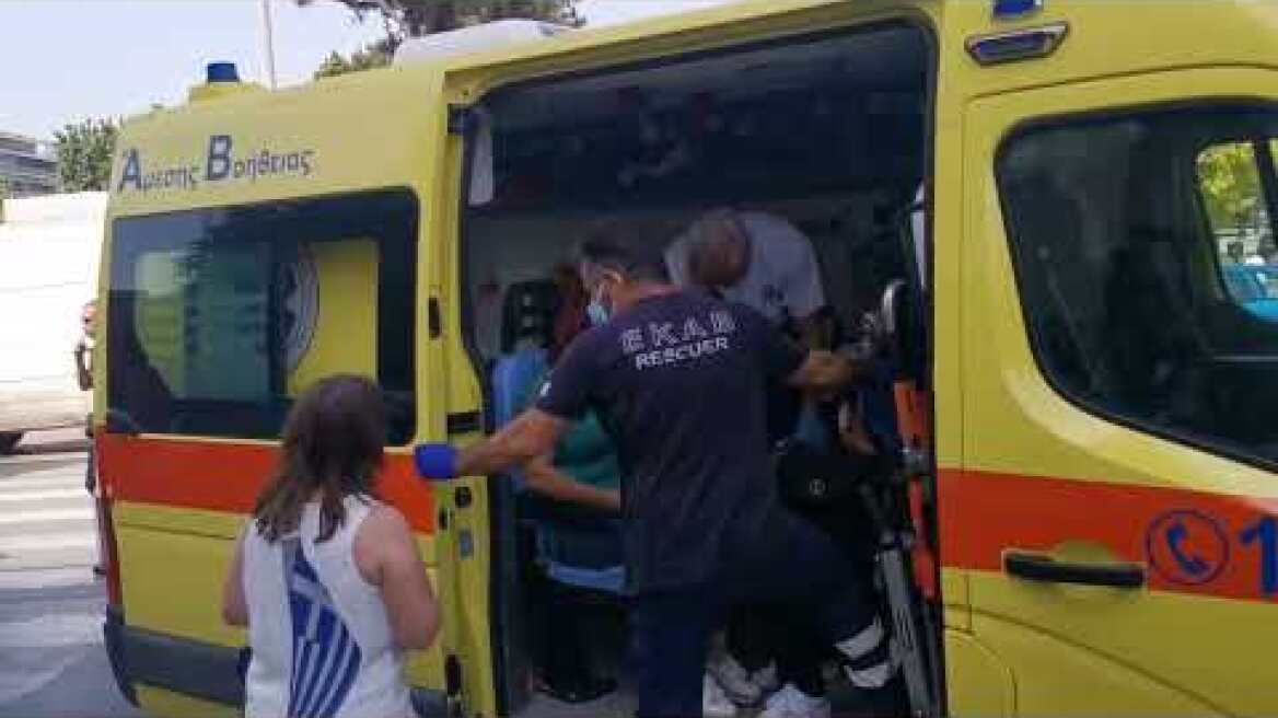 Θεσσαλονίκη: Μεγάλη φωτιά σε κτήριο στην πλατεία Αριστοτέλους - Φόβοι για εγκλωβισμένους (6)