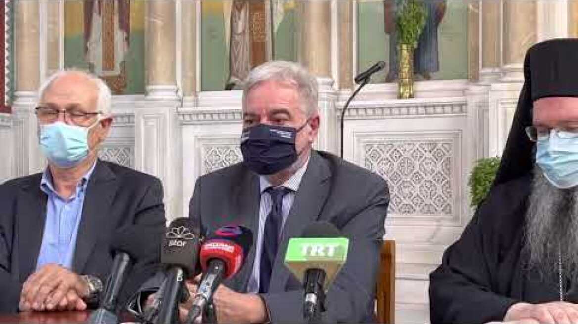 Φωτ. Σερέτης: Με κινητές μονάδες ο εμβολιασμός έξω από ναούς