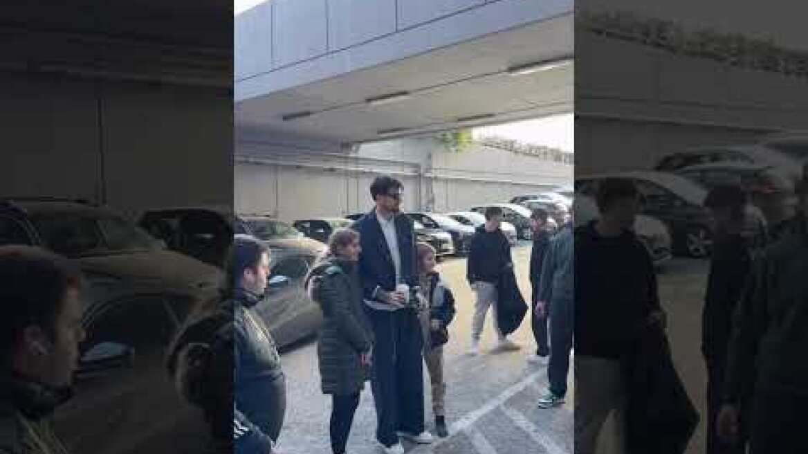 Η άφιξη του Χουάντσο Ερνανγκόμεθ  στο Telekom Center Athens με την Ferrari του