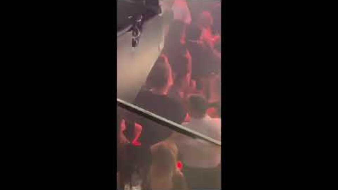 Η Πρωτοχρονιά του Μπισμπίκη στην πίστα που τραγουδάει η Δέσποινα Βανδή