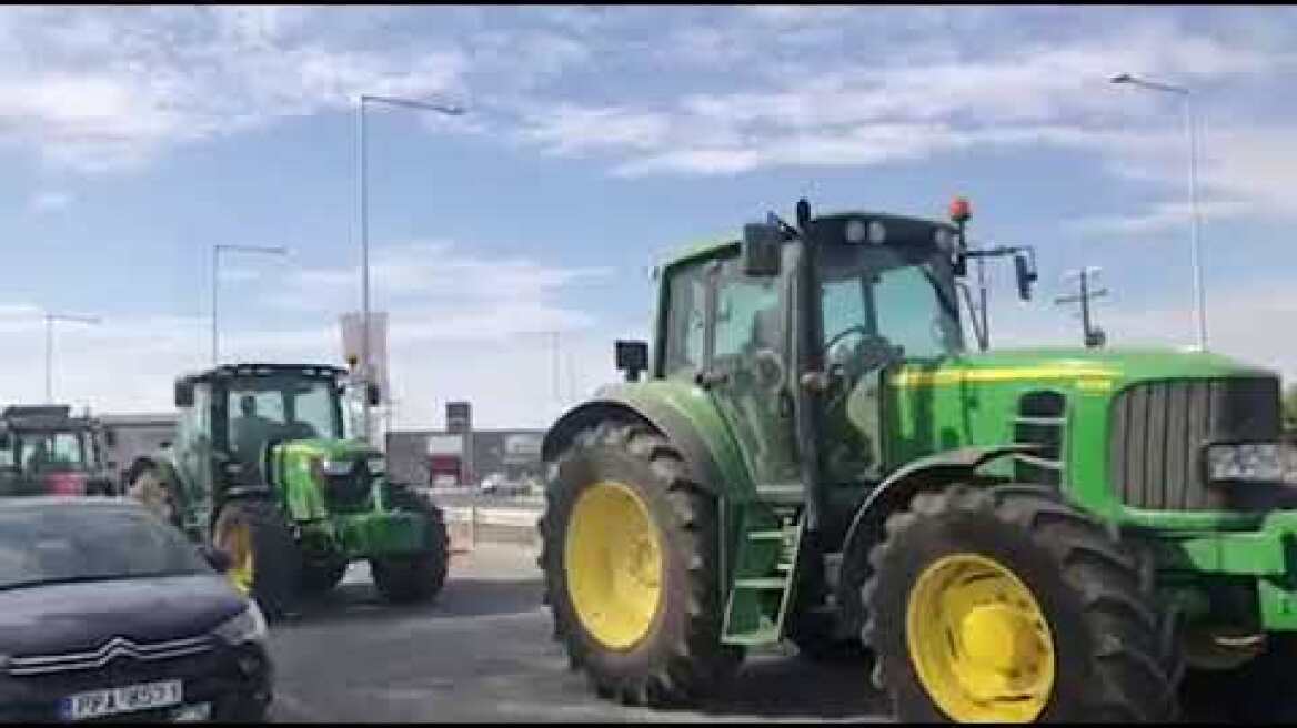 Τρακτέρ στον Πλατύκαμπο για τις χαμηλές τιμές στο βαμβάκι
