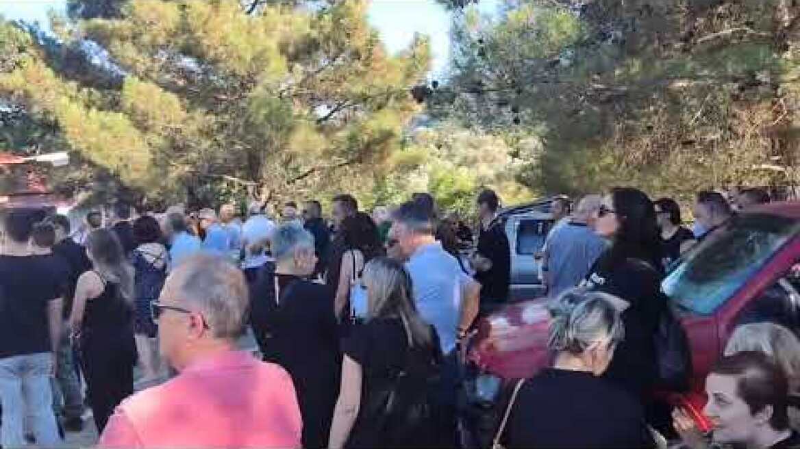 Αβάσταχτος πόνος στην κηδεία Θανάση Καφρίτσα – Θλίψη και συγκίνηση στην Ποταμούλα (1)