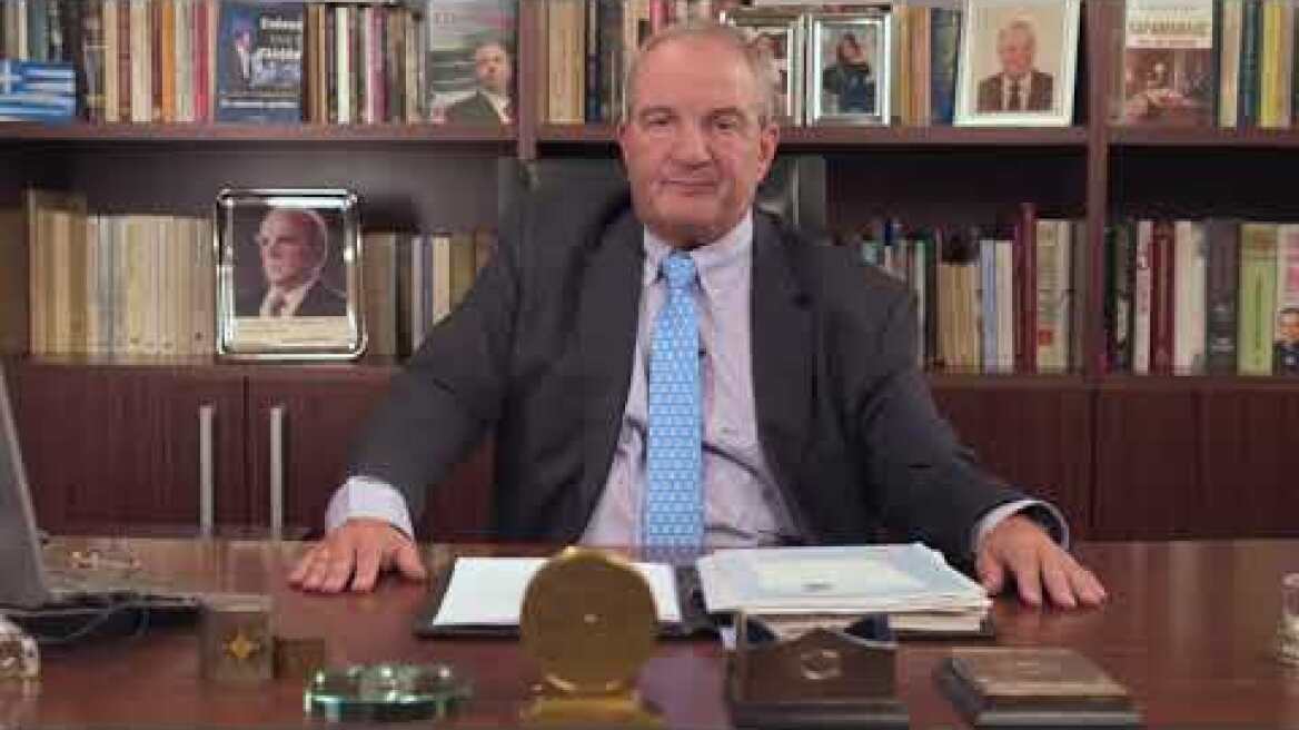 Η πρώτη εμφάνιση του πρώην πρωθυπουργού Κώστα Καραμανλή ως προέδρου της ΣΕΚΕ