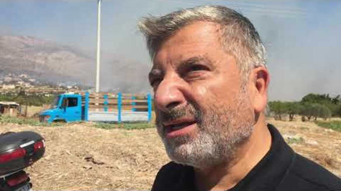 Φωτιά στα Καλύβια