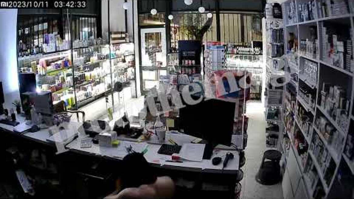 Kινηματογραφική διάρρηξη σημειώθηκε τα ξημερώματα σε φαρμακείο στην περιοχή της Κυψέλης