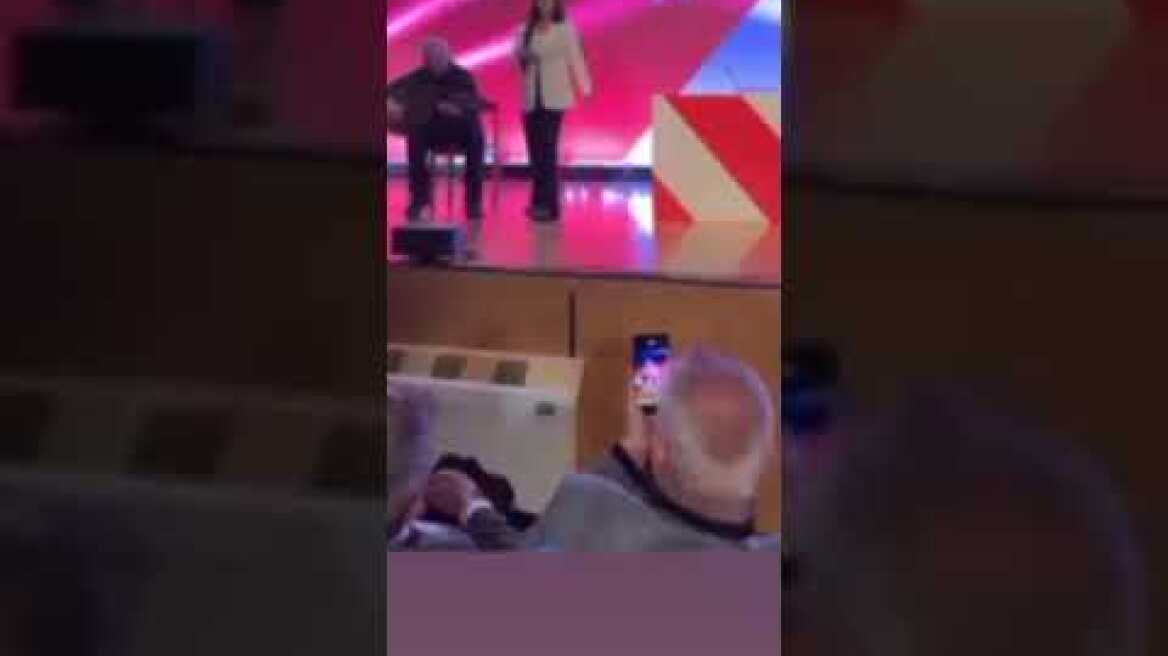 Καλλιόπη Βέττα - Συνέδριο ΣΥΡΙΖΑ Κοζάνη - Τραγούδι