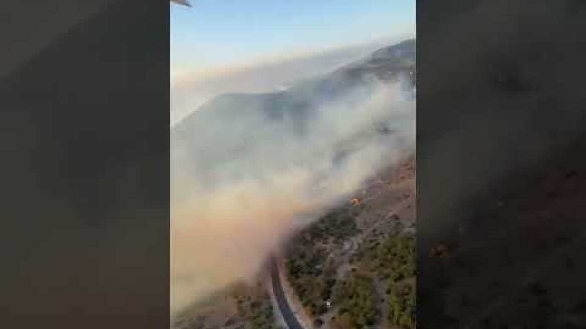 Tekirdağ'ın Şarköy ve Çanakkale'nin Ayvacık ilçelerindeki orman yangınlarına müdahale ediliyor