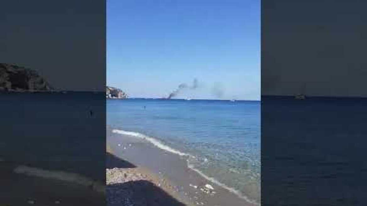 Φωτιά σε ημερόπλοιο στα Στεγνά: Μεγάλη κινητοποίηση Λιμναρχείου. Πυροσβεστικής και ΕΚΑΒ