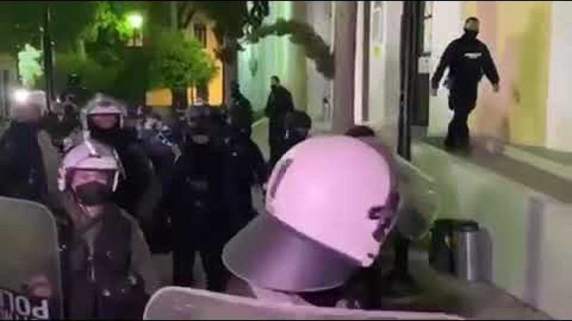 Eυελπίδων: Έξοδος Ρούλας