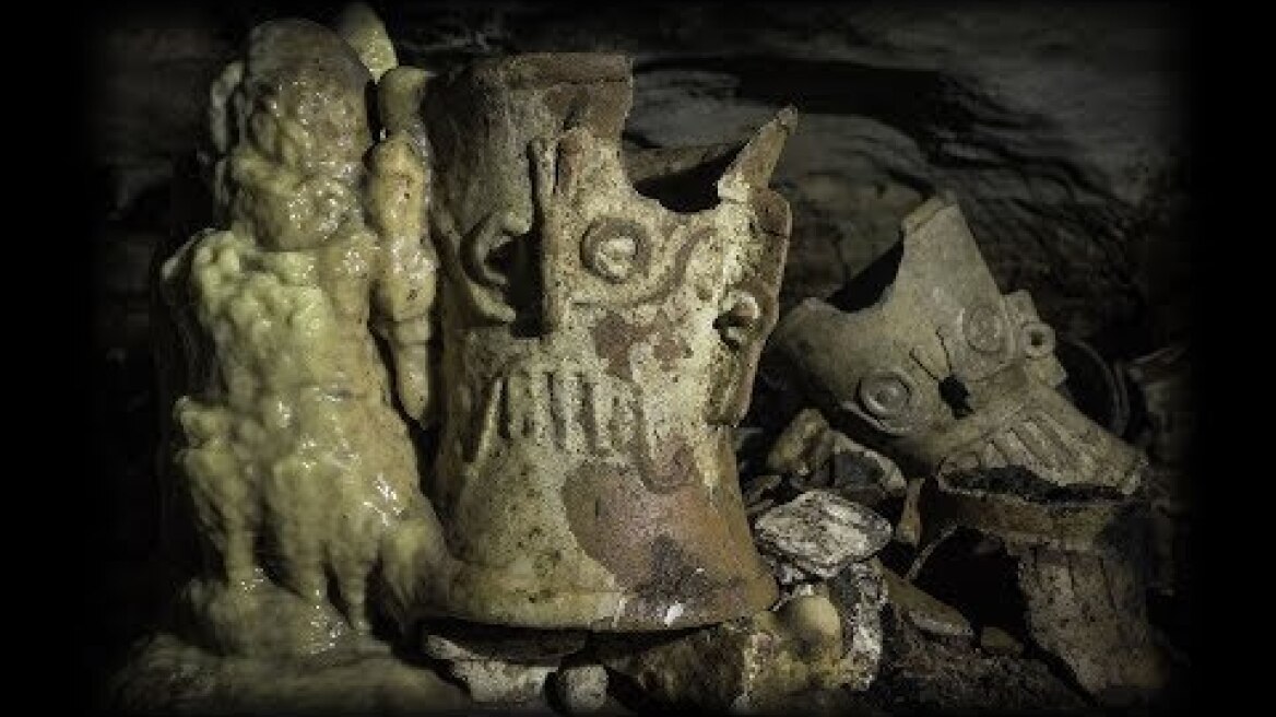 Mexican archaeologists find Maya artifacts in cave