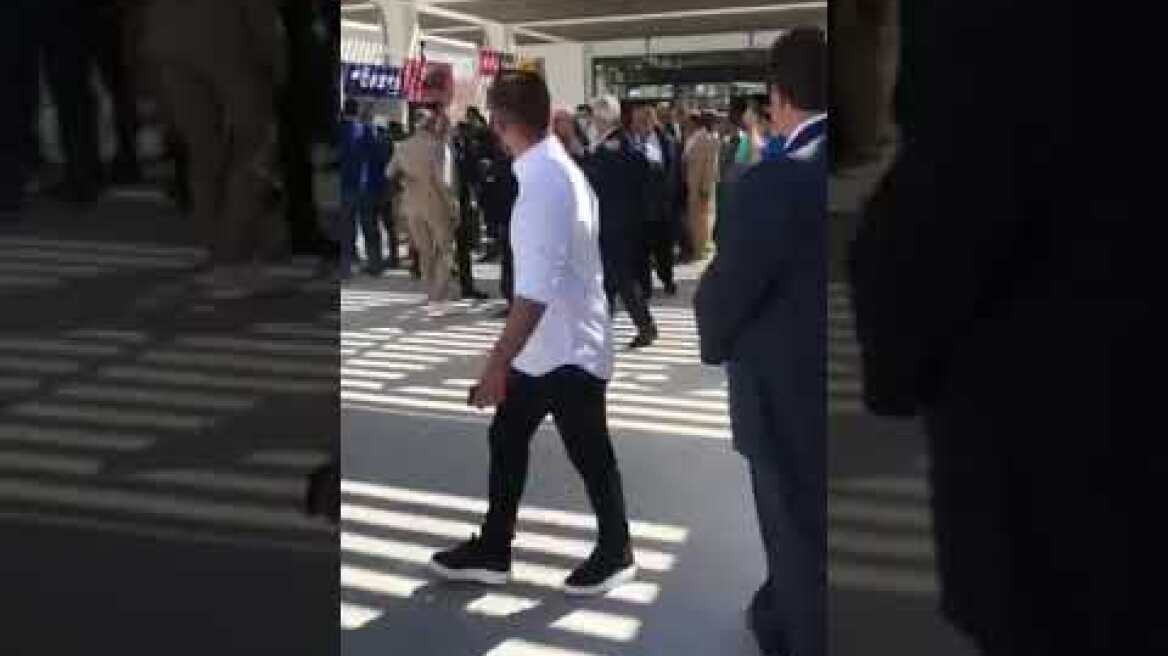 O Κυριάκος Μητσοτάκης στη Σαντορίνη