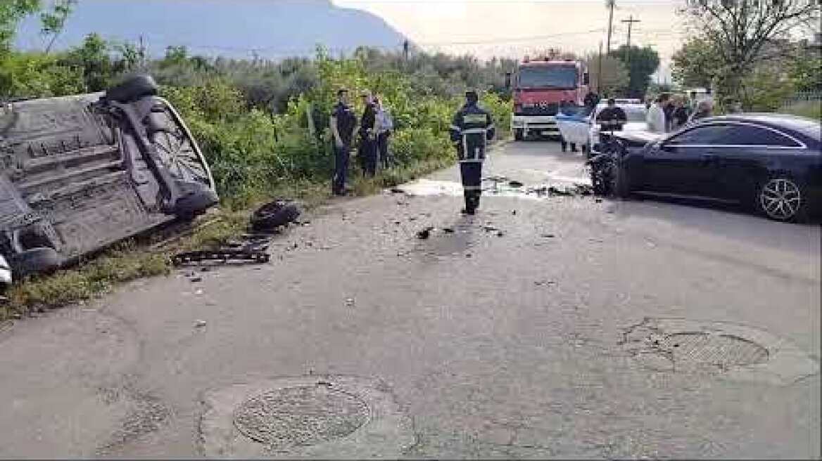 Λαμία: Σφοδρή σύγκρουση αυτοκινήτων με δύο τραυματίες