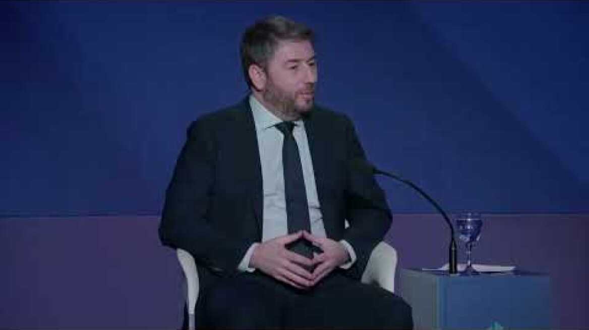 Ανδρουλάκης: Το δώρο του Ανδρουλάκη στο Star Forum - Η βαριά φανέλα του PASOK FC