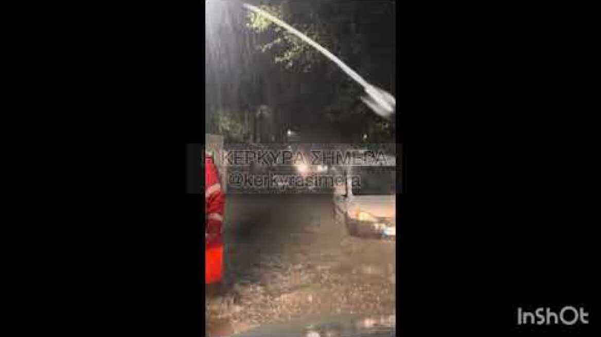 Κέρκυρα: Η Πυροσβεστική επί τόπου στον Ποταμό - Πλημμύρα οι δρόμοι