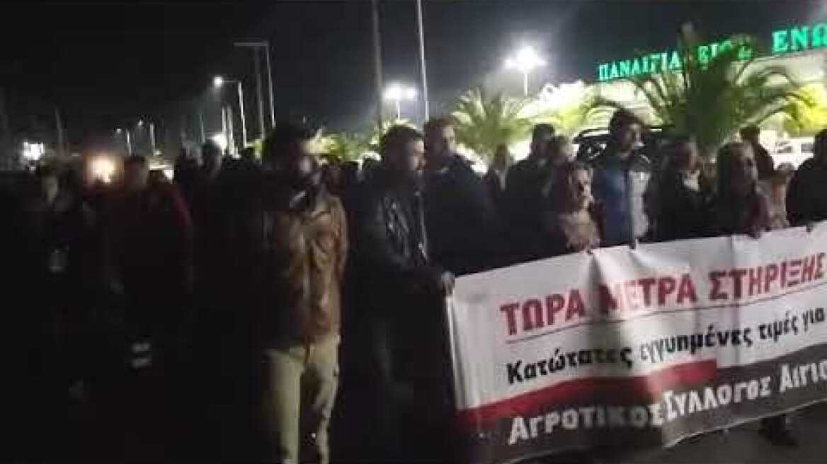 Ξανά στους δρόμους οι αγρότες της Αιγιάλειας - Μπλόκο για 6η μέρα, έκαναν πορεία με τα πόδια