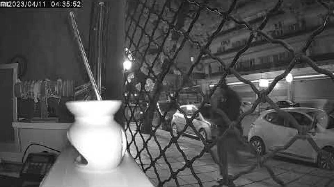 Διαρρήκτης με... λιγούρα στη Θεσσαλονίκη