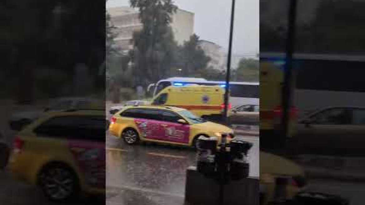 Καταιγίδα τώρα στην Αττική