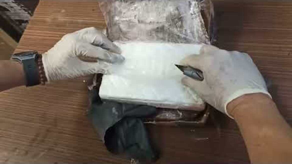 Εντοπισμός και κατάσχεση άνω των 100 κιλών κοκαΐνης σε εμπορευματοκιβώτιο στο λιμάνι του Πειραιά