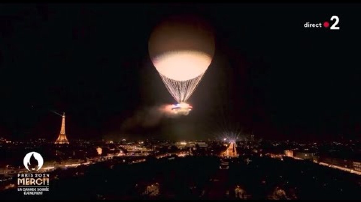 Amadou et Mariam- Je suis venu te dire que je m’en vais, clôture Paris 2024 avec la vasque Olympique