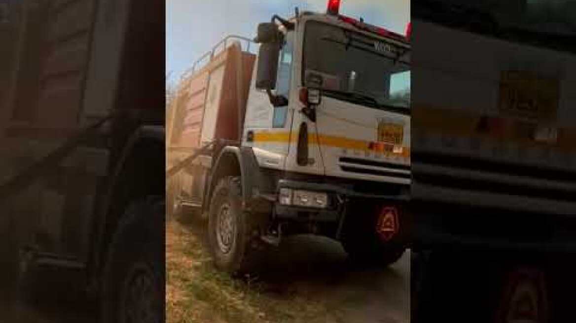 Φωτιά στη Σταμάτα κοντά σε σπίτια - Εκκενώνονται Αμυγδαλέζα, Γαλήνη και Ροδόπολη