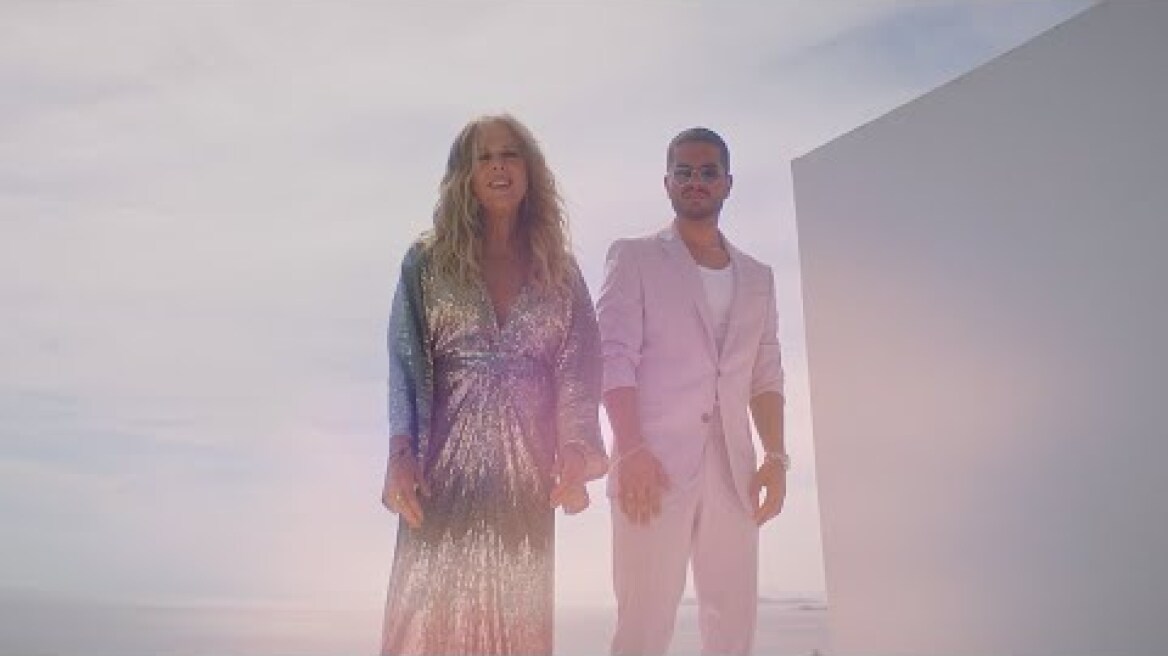 Rita Wilson & Christos Mastoras - OLI MAZI (We Are All Together) (Official Music Video)