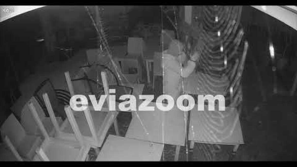 EviaZoom.gr - Χαλκίδα: Κλεφτρόνι άρπαξε μέχρι και τις καρέκλες από ψαροταβέρνα