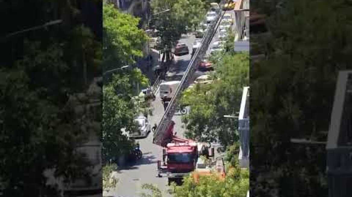 Καπνός σε διαμέρισμα πέμπτου ορόφου στην οδο Μάρνης