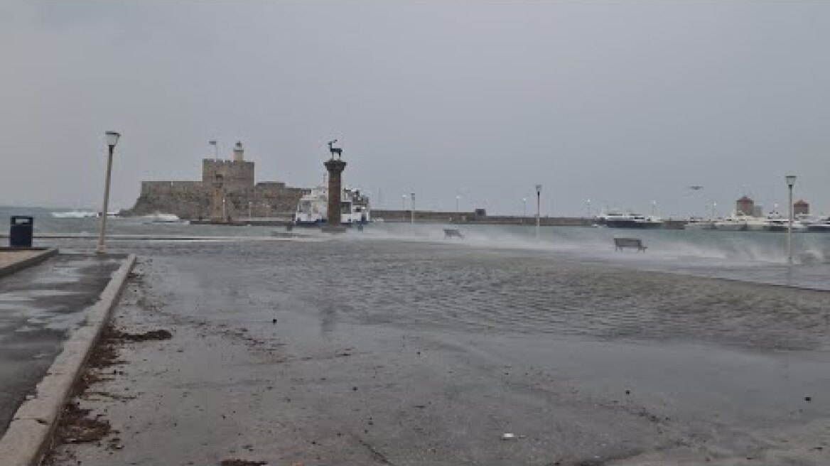 Στο έλεος των μποφόρ και της κακοκαιρίας το νησί της Ρόδου