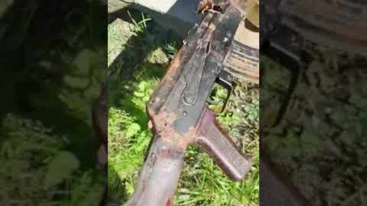 Σκουριασμένα καλάσνικοφ