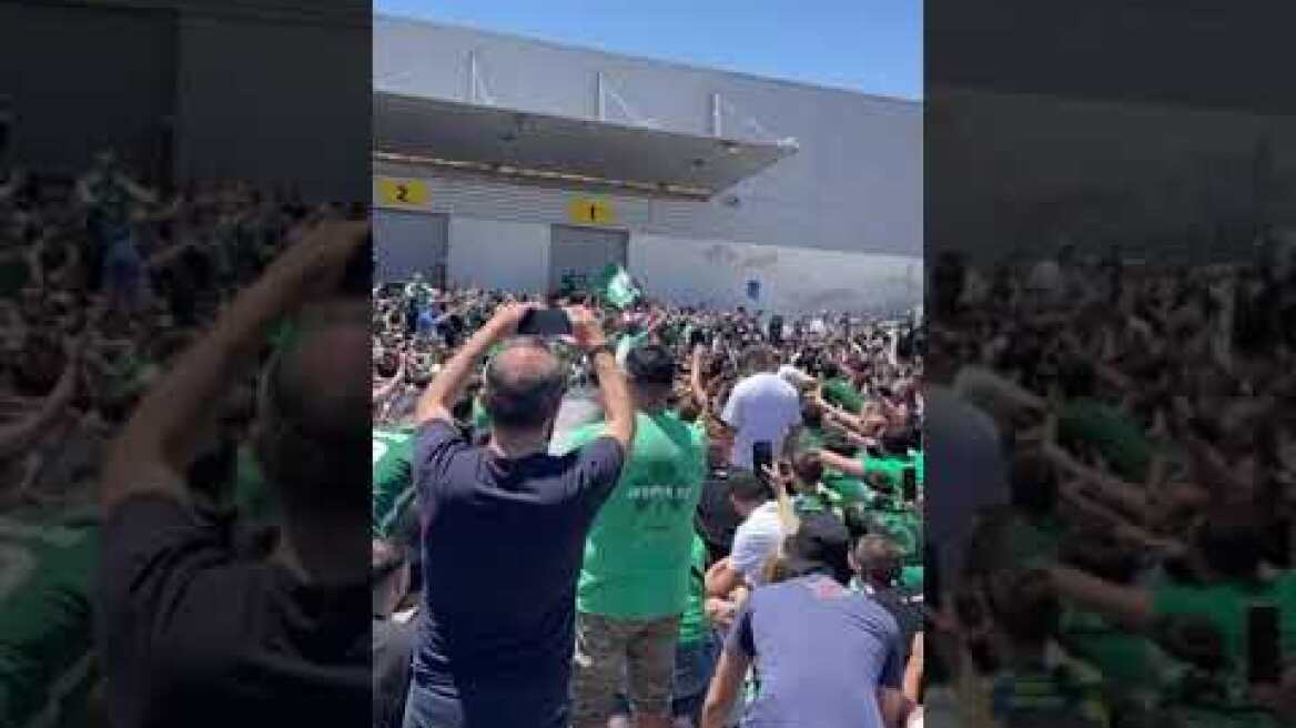Στο αεροδρόμιο έχουν συγκεντρωθεί οι πρώτοι οπαδοί του Παναθηναϊκού
