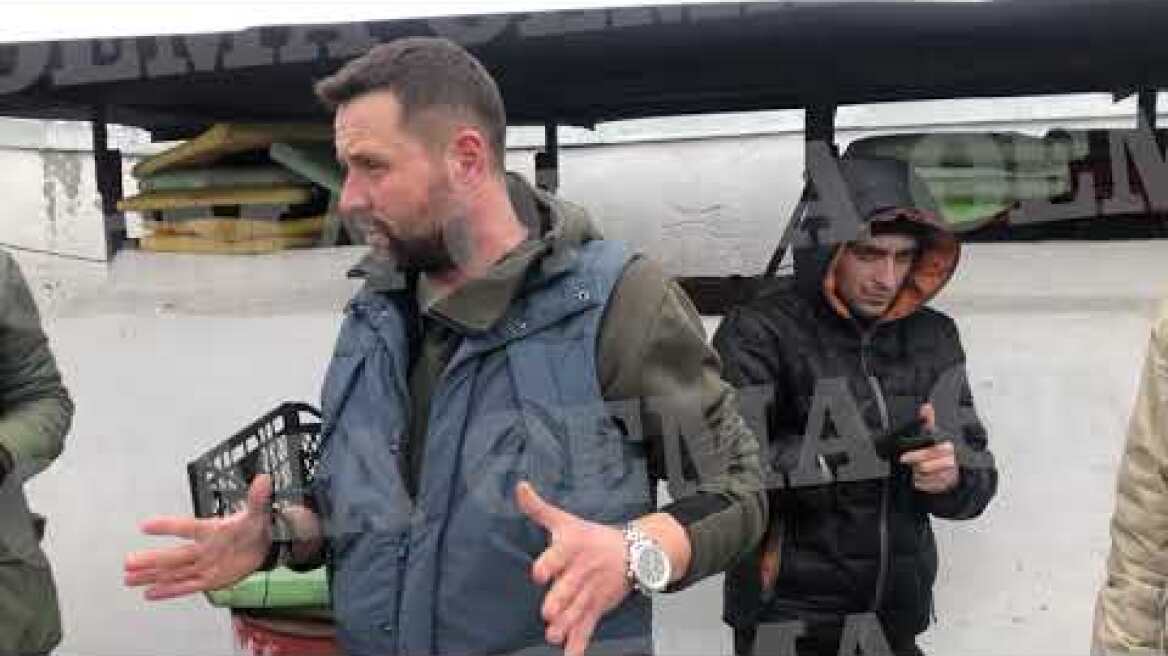 Οι Ουκρανοί μαθαίνουν πως να φτιάχνουν μολότοφ