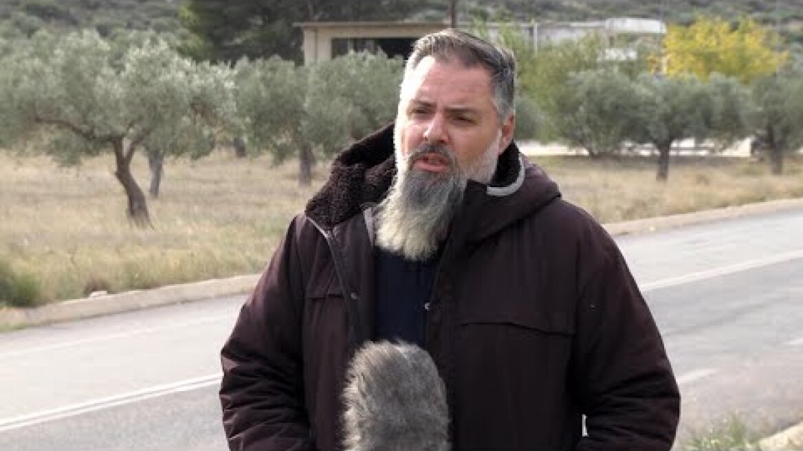 «ΤΟΝ ΠΑΡΕΣΥΡΑΝ ΚΟΝΤΑ ΣΤΟ ΧΩΡΙΟ ΤΟΥ ΚΑΙ ΤΟΝ ΑΦΗΣΑΝ ΑΒΟΗΘΗΤΟ…»