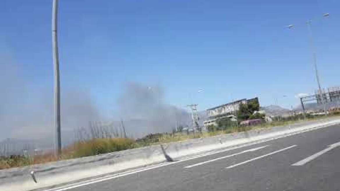 Φωτιά στην Εθνική -  Μέγαρα