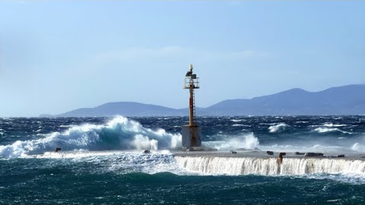 Ο Νοτιάς «δείχνει τα δόντια του» και πάλι στην Τήνο