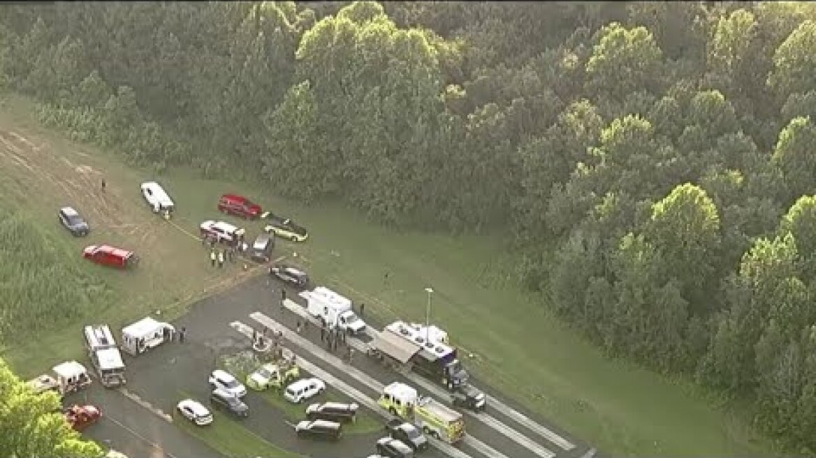 15 people hurt after skydiving plane crash in NJ