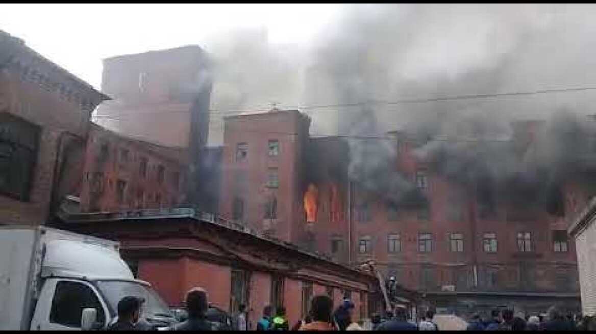 Пожар в здании "Невской мануфактуры"