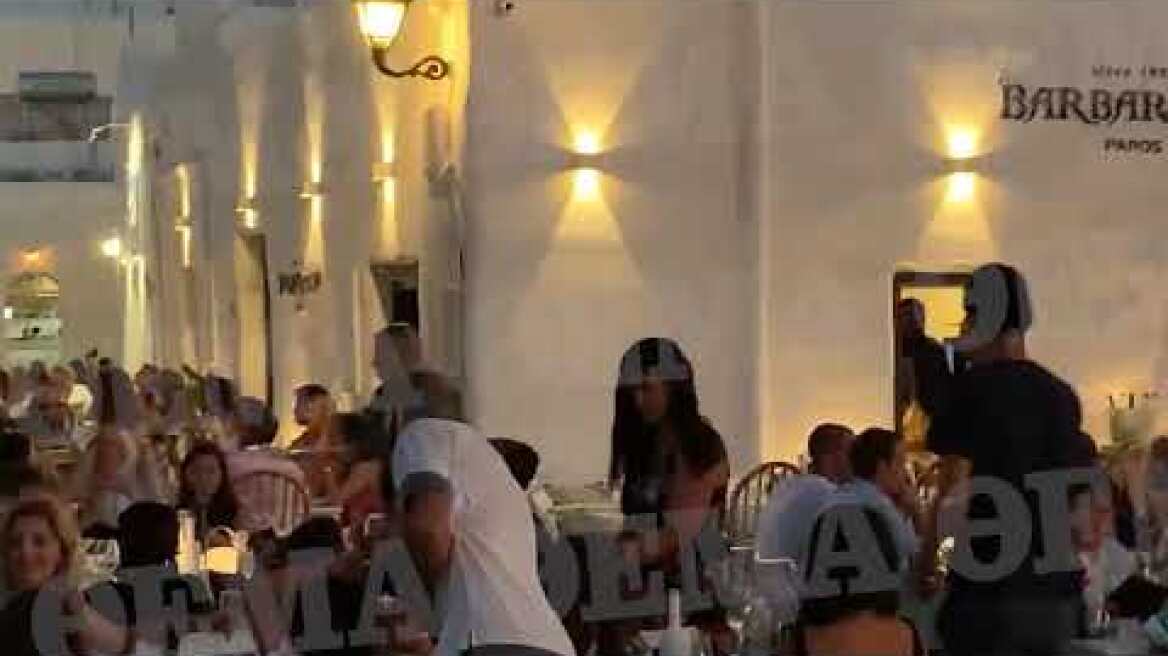 Η Σαρλίζ Θερόν στην Πάρο